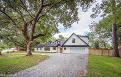 9329 Ridgeview Drive, Ocean Springs, MS 39564