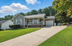 128 Crossfire Road, Holly Springs, NC 27540
