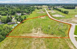2639 S Kings Way, New Palestine, IN 46163