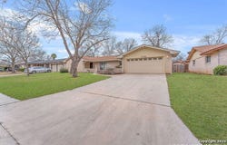 8223 Joe Dimaggio Dr, San Antonio, TX 78240
