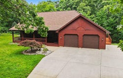 655 Auburn Trail SE, Ada, MI 49301