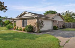 213 Travis Lane, Hewitt, TX 76643