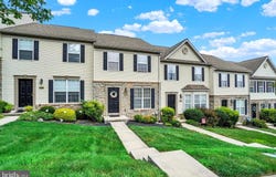 2756 SEABISCUIT STREET, YORK, PA 17402