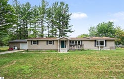 3989 S Foster Road, Mt Pleasant, MI 48858