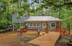 107 Lakeview Circle, Florence, MS 39073