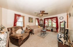 2212 S 91st St, West Allis, WI 53227