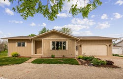 301 May Street, Radcliffe, IA 50230
