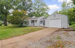 8932 E 66th Street, Raytown, MO 64133