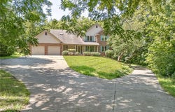 2504 N Leonard Road, St Joseph, MO 64506