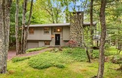 104 Jimmy Pond Court, Pocono Pines, PA 18350