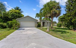 1042 SW Janette Avenue, Port Saint Lucie, FL 34953