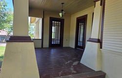 144 W Wallace ST, Gonzales, TX 78629