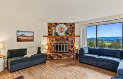 6300 Fern Hill Rd, Monmouth, OR 97361