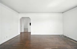 1048 simmons, East Los Angeles, CA 90022