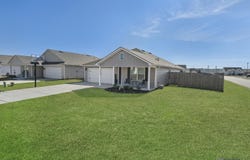 12786 Catalpa Ave, Denham Springs, LA 70726