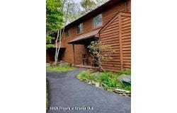 128 Meadow View Court, Bushkill, PA 18324