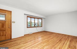 10 WHITMAN ROAD, HAMILTON, NJ 08619