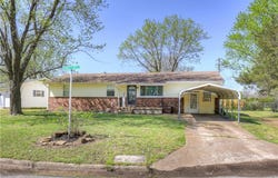 521 Sunset Circle, Columbus, KS 66725