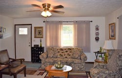 139 Shelby Ln, MT. HOPE, WV 25880