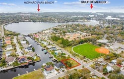 600 BANANA STREET, TARPON SPRINGS, FL 34689