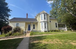 302 N ROSE Street, Elmwood, IL 61529