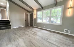 1607 NE 61st Street, Kansas City, MO 64118