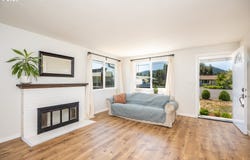 1181 S 39TH ST, Springfield, OR 97478
