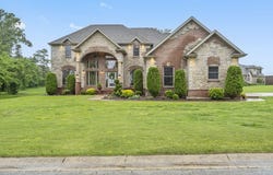 2421 Candlebark Lane, Lebanon, MO 65536