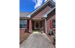 4385 Foxberry Run, Loganville, GA 30052