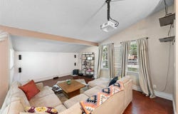 207 Hallmark Drive, Arlington, TX 76011