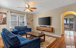 2057 N 7TH Street, Springfield, IL 62702