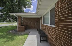 806 N BOND STREET, Iowa Park, TX 76367