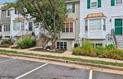 13726 AUTUMN VALE Court, CHANTILLY, VA 20151