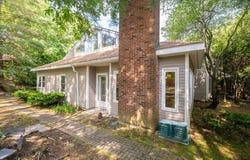 2 Aurora Ln, Salem, MA 01970