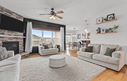 4326 E APPLEVIEW Drive, APPLETON, WI 54913