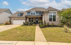 7207 Edgewater Drive, Olive Branch, MS 38654