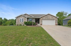 3208 Arbor Lake Drive, St Joseph, MO 64506