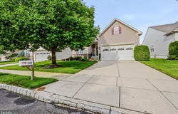 123 HEARTHSTONE, BERLIN, NJ 08009
