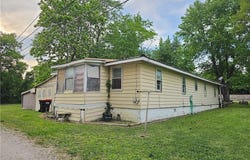 428 E 5th Avenue, Garnett, KS 66032