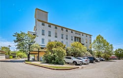 525 S School, Fayetteville, AR 72701