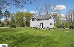 8941 E Summer Street, Cedar, MI 49621