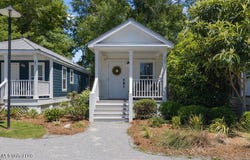 2207 Government Street, Ocean Springs, MS 39564