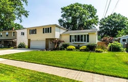 556 Louis Drive, Berea, OH 44017