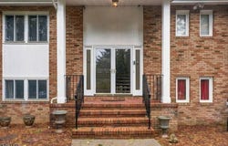 1 Hidden Lake Dr, North Brunswick Twp., NJ 08902-1201