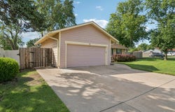 7421 W Hale Ave, Wichita, KS 67212