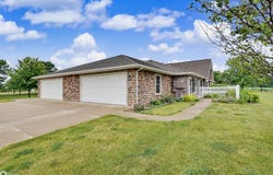 1610 E Deer Run Ln., Mount Pleasant, IA 52641