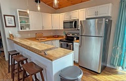 205 Lower Cliff Drive, Kelleys Island, OH 43438