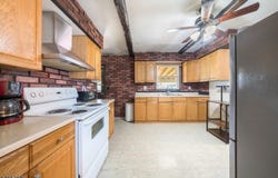 75 Lillian St, Franklin Twp., NJ 08873-2656
