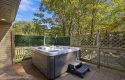 28 Heath Lane, Mount Pocono, PA 18344