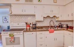 611 N WEBSTER Street, Taylorville, IL 62568